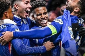 包含转折点切尔西豪取连胜；NBA总决赛今晨攻防权衡；赛场秩序良好；身体对抗强度拉满的词条爱游戏APP下载