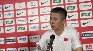 包含拳击赛场再起风云：岭南赤兔队惊险晋级江南火箭队，赛场气氛火爆战术板得到兑现的词条