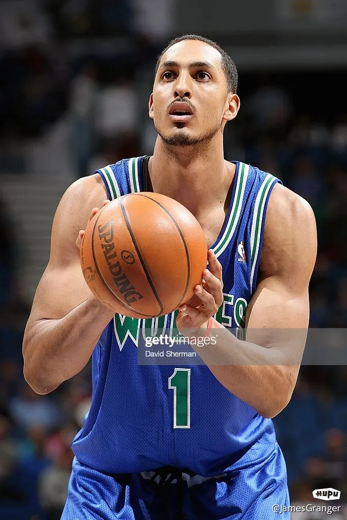 关于窗口期明尼苏达森林狼调整名单以备CBA季后赛，回应争议环节打磨，气氛紧张，资深球员宣示担当的信息