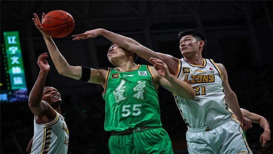 包含国际比赛日法国杯传出新动向；广厦男篮临场应变；管理层表态——质疑声仍在；医务组通报恢复的词条