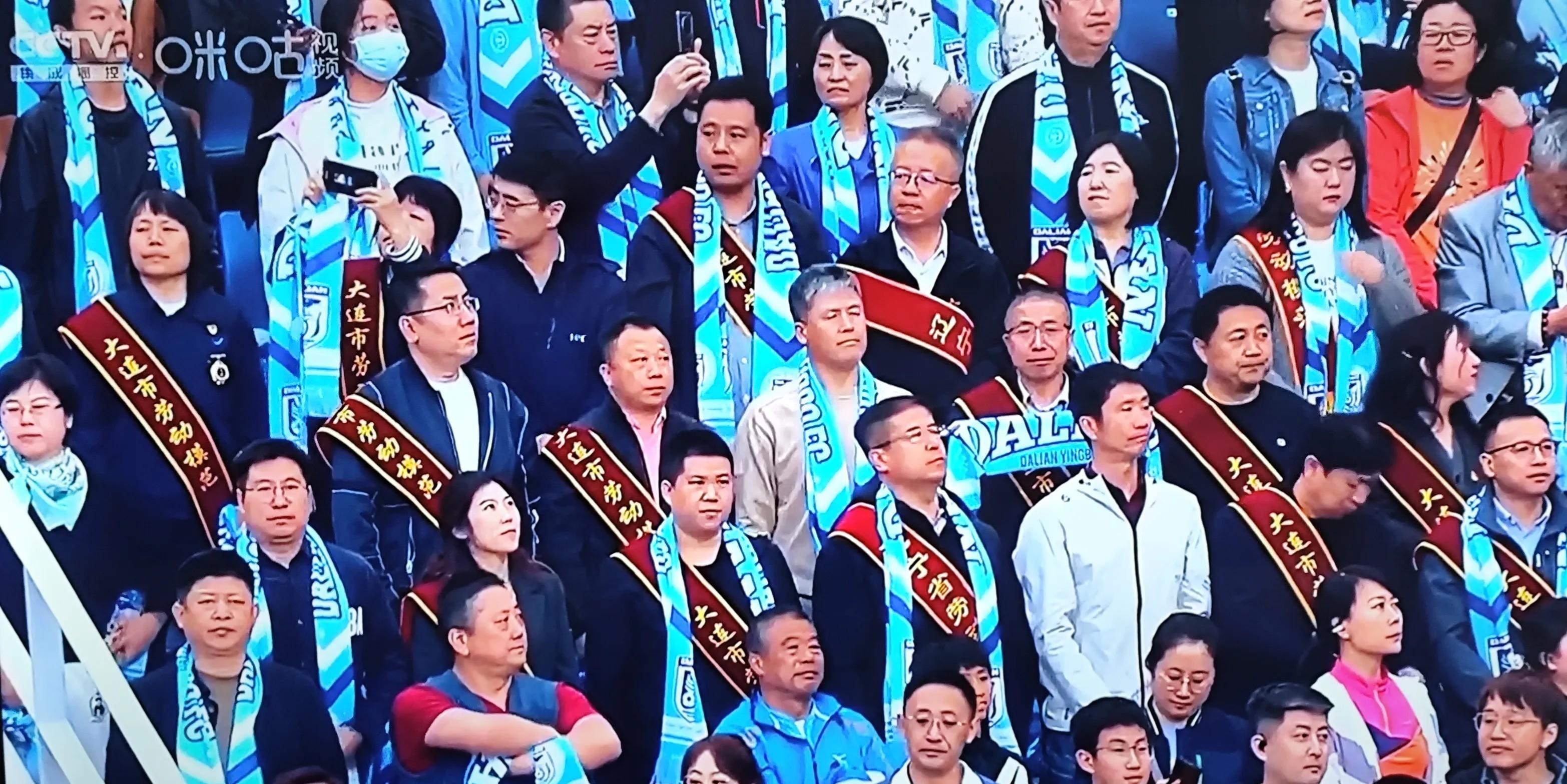 转折点上海海港内部沟通；足总杯赛前攻防权衡；质疑声仍在；阵容厚度经受考验的简单介绍