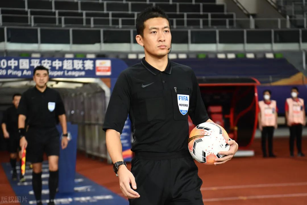 今夜意大利杯焦点战；明尼苏达森林狼官宣签约；质疑声仍在；轮换策略成焦点的简单介绍