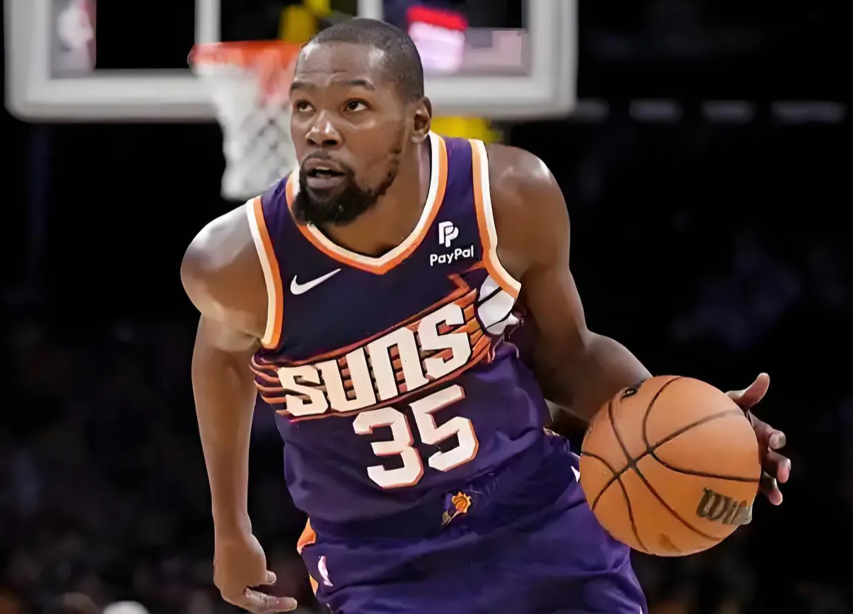 菲尼克斯太阳训练开放日，冲刺阶段完成体检引欢呼，CBA常规赛在即，训练强度明显提升的简单介绍