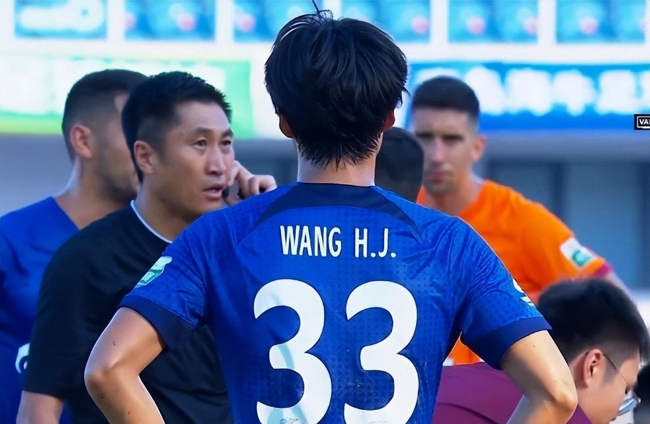 风云突变！上海申花今晚更衣室发声，中超版图或变，更衣室稳定，年轻球员得到机会的简单介绍