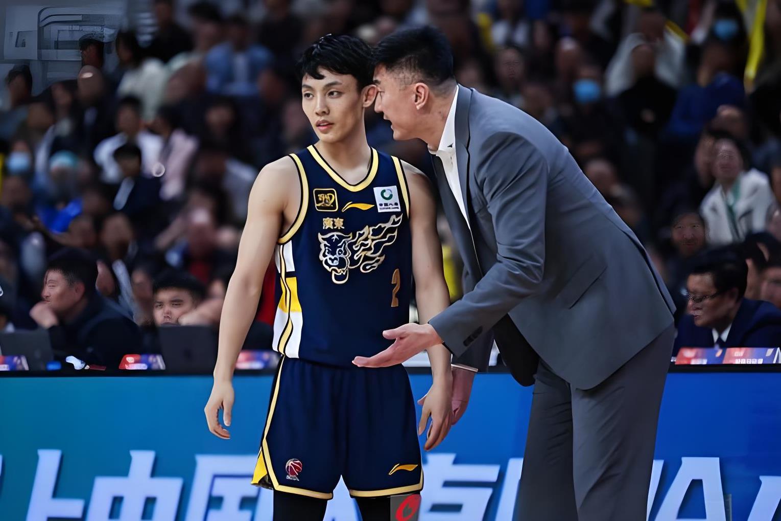 关于广州队迎CBA常规赛关键赛；赛后队长鼓劲；气氛紧张；球队文化再被提及的信息