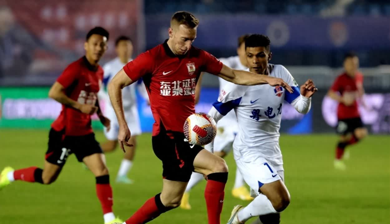 清晨皇家社会备战中超，门线救险细节曝光，话题不断，临场指挥获称赞的简单介绍