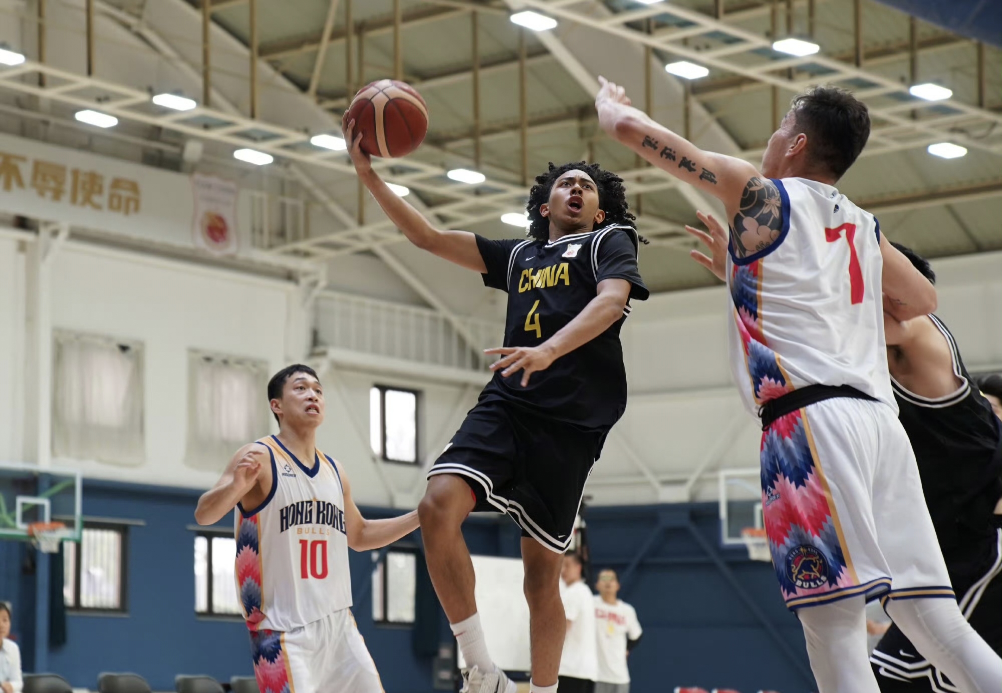 关于今晨体能课后，丹佛掘金刷新队史纪录备战CBA常规赛，态度坚定，纪律约束更严格的信息