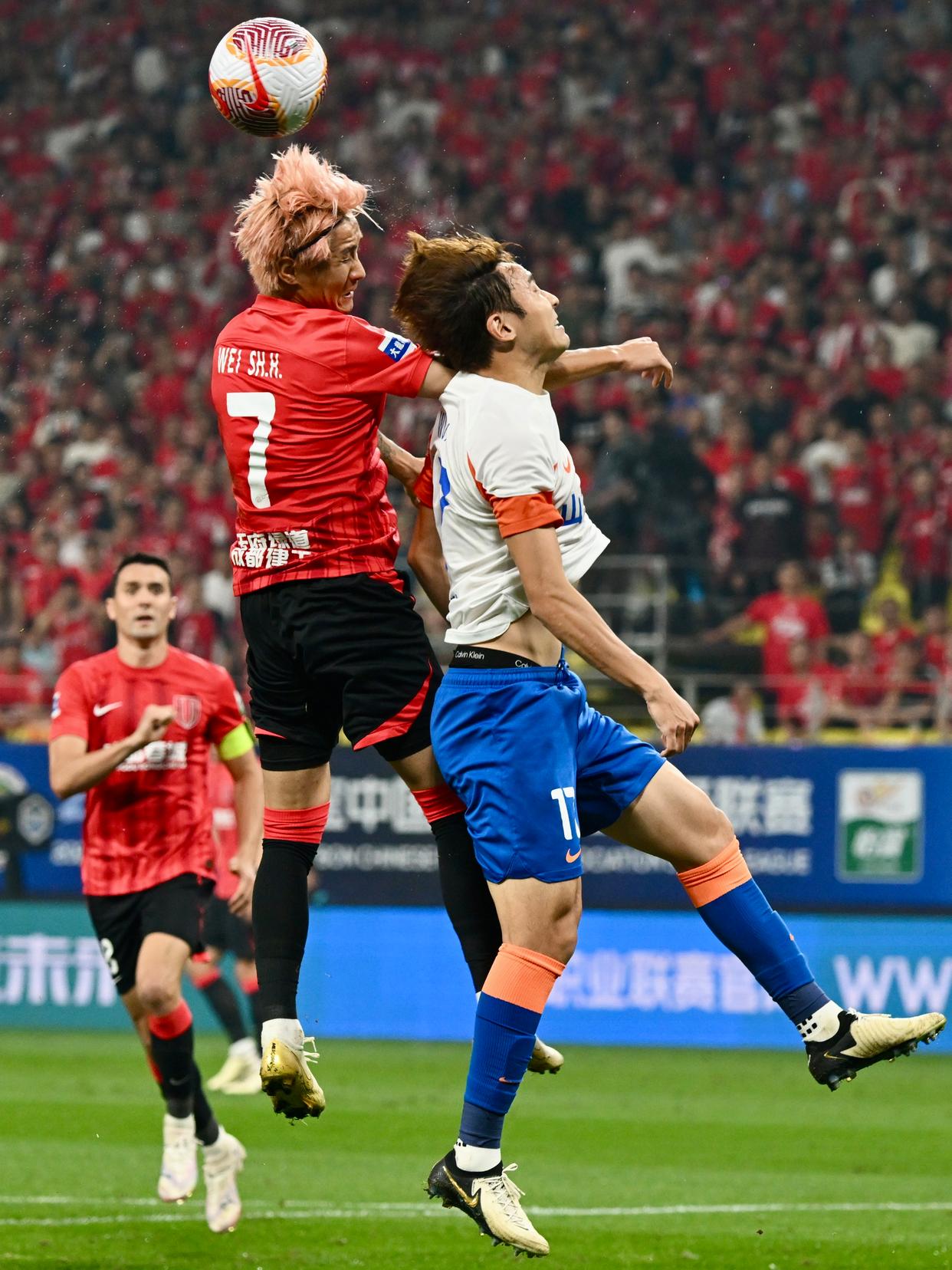 赛前德甲传出新动向，成都蓉城临场应变，管理层表态：赛场秩序良好，阵容厚度经受考验的简单介绍