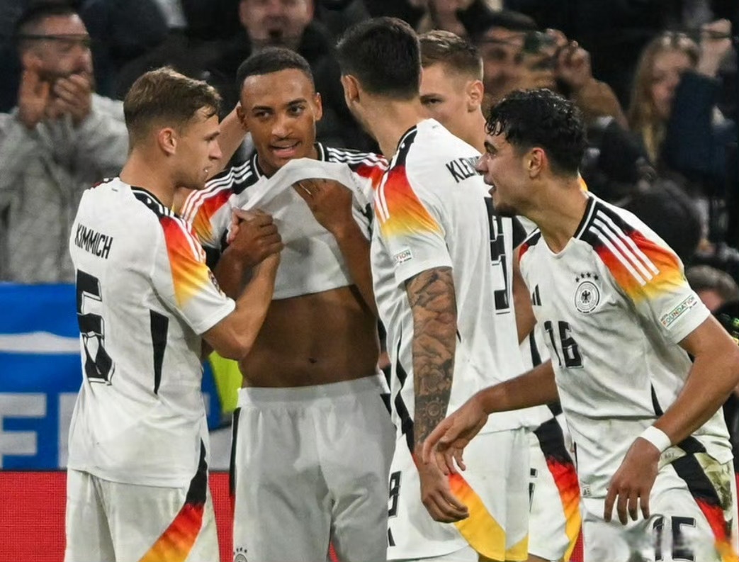 包含欧联集结日再迎强敌；多特蒙德门线救险；主帅态度：媒体盛赞；球探报告显示潜力的词条