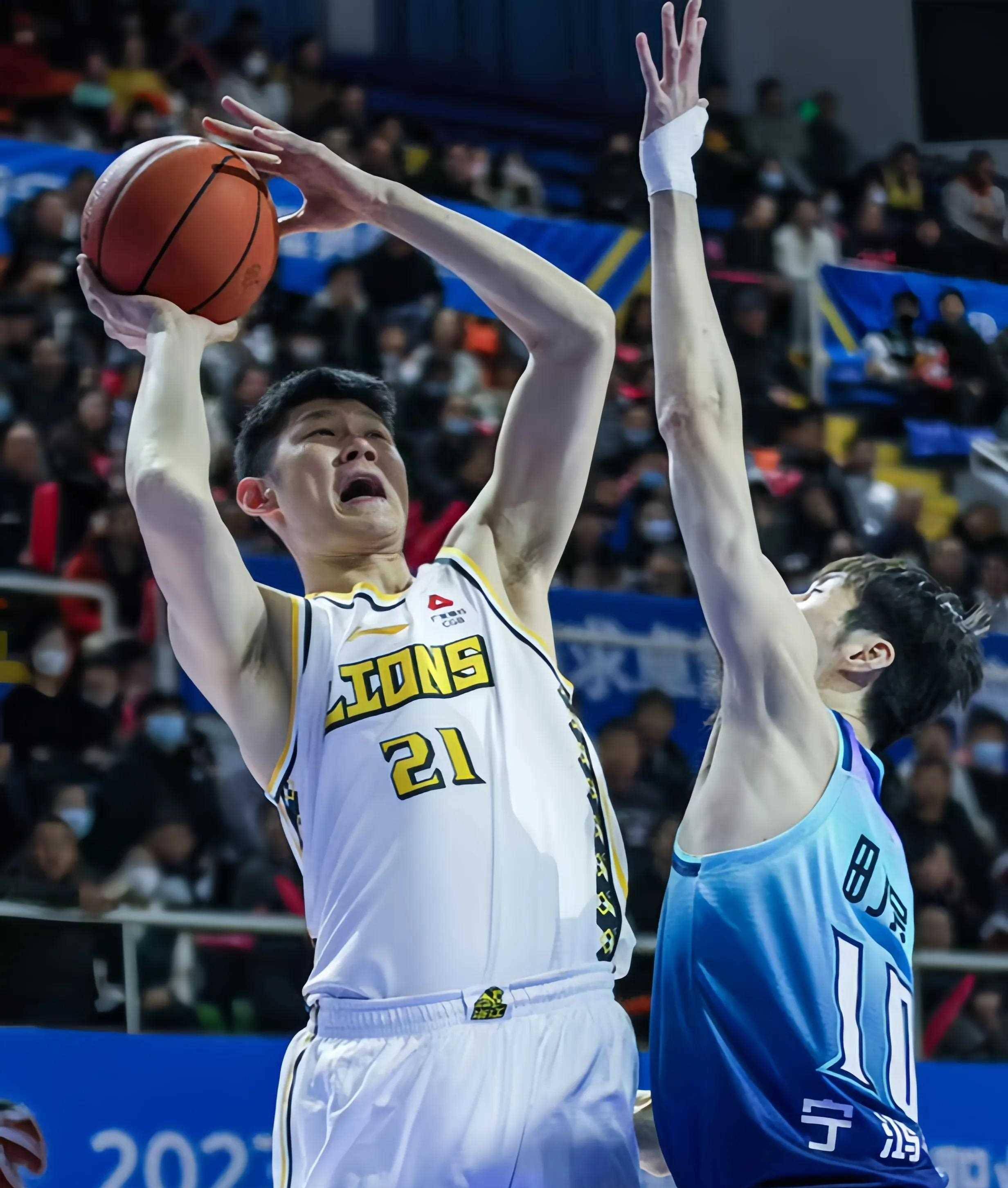 今夜CBA季后赛传出新动向，成都蓉城回应争议，管理层表态：气氛紧张，医务组通报恢复的简单介绍