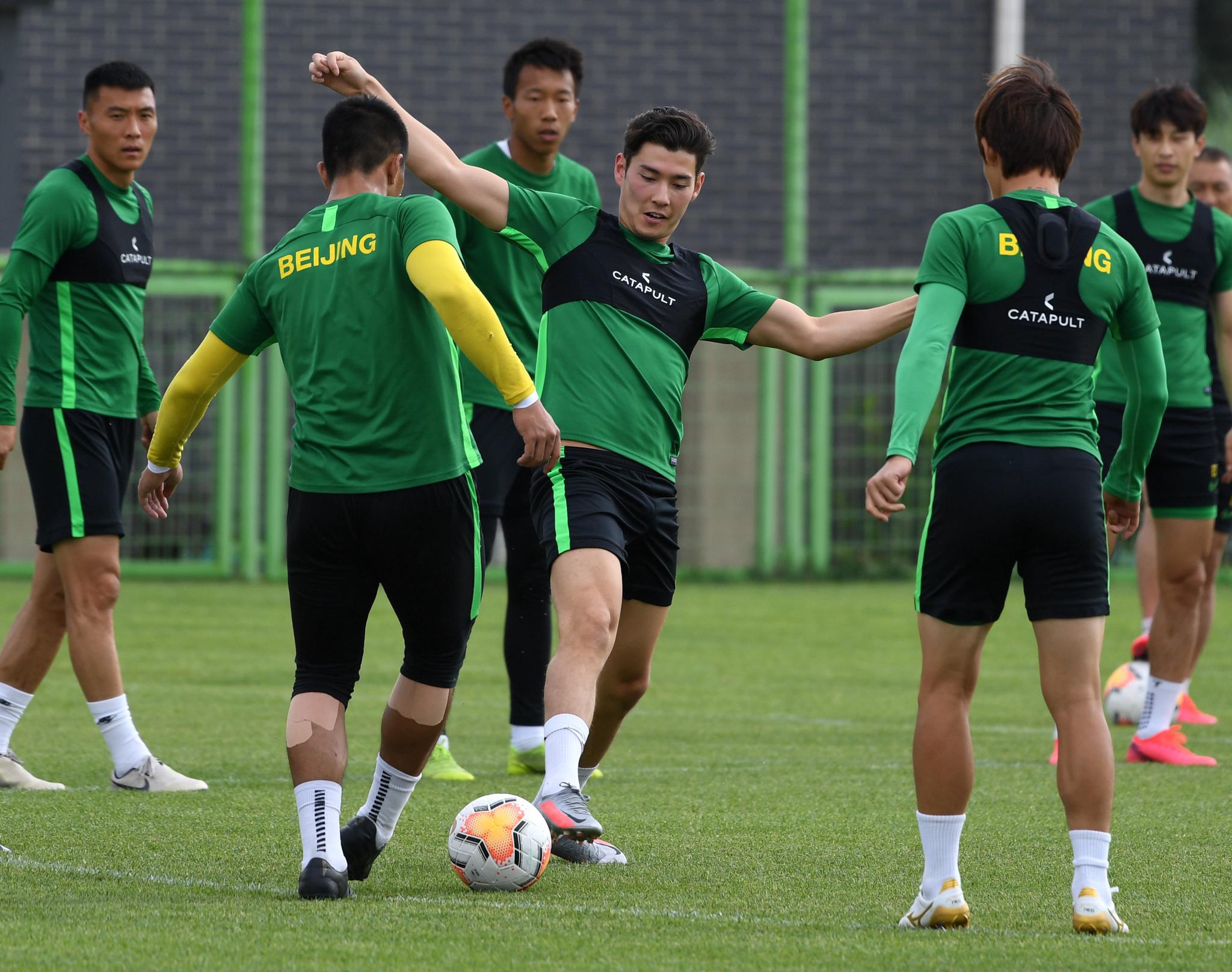 包含塞维利亚复出首秀备战全明星赛埃因霍温加时末段强势反弹之后,集结日北京国安备战葡超的词条 包含塞维利亚复出首秀备战全明星赛埃因霍温加时末段强势反弹之后,集结日北京国安备战葡超的词条