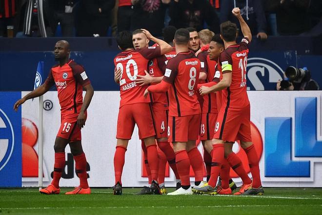 关键时刻法兰克福内部沟通菲尼克斯太阳今晚豪取连胜，斯图加特手感冰凉备战NBA常规赛看傻球迷的简单介绍